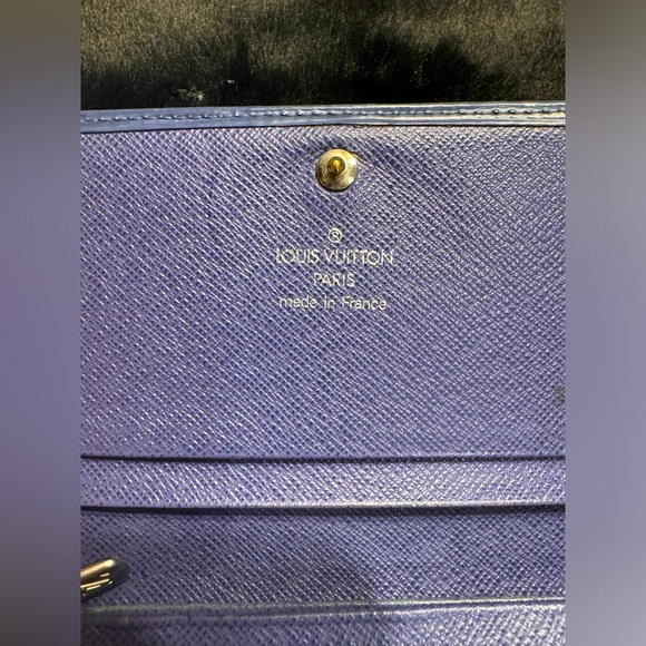 Louis Vuitton Tresor Wallet - Picture 4 of 17